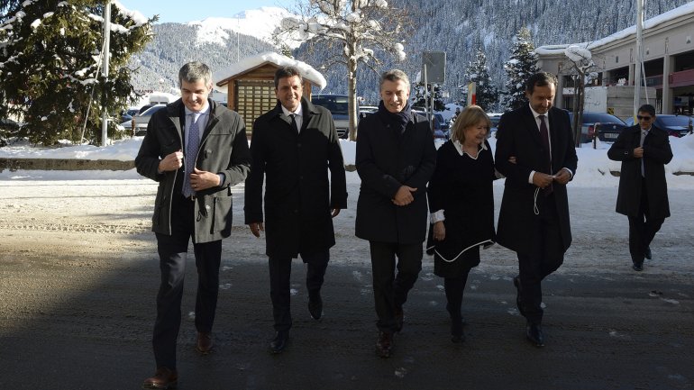 Macri y comitiva en Davos