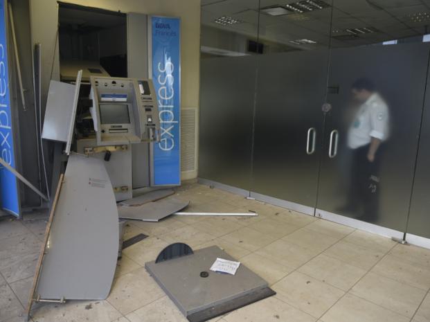 Robo en un banco de Rosario - Hicieron estallar un cajero