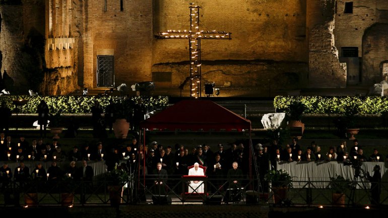 Francisco - Vía Crucis