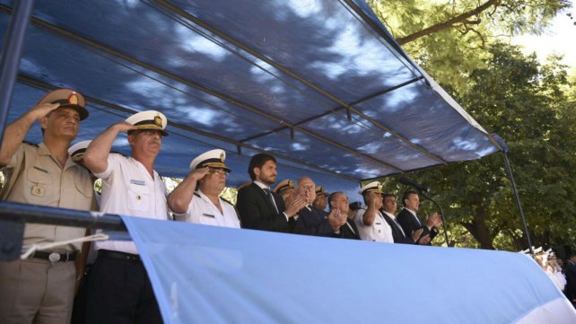 Villanúa (centro) es el nuevo jefe de la policía provincial.Foto: Virginia Benedetto / La Capital