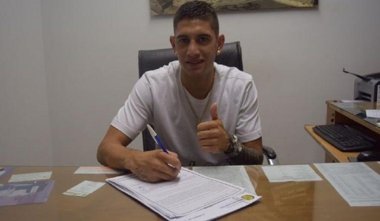 El juvenil firmó hasta 2020.(Rosariocentral.com)