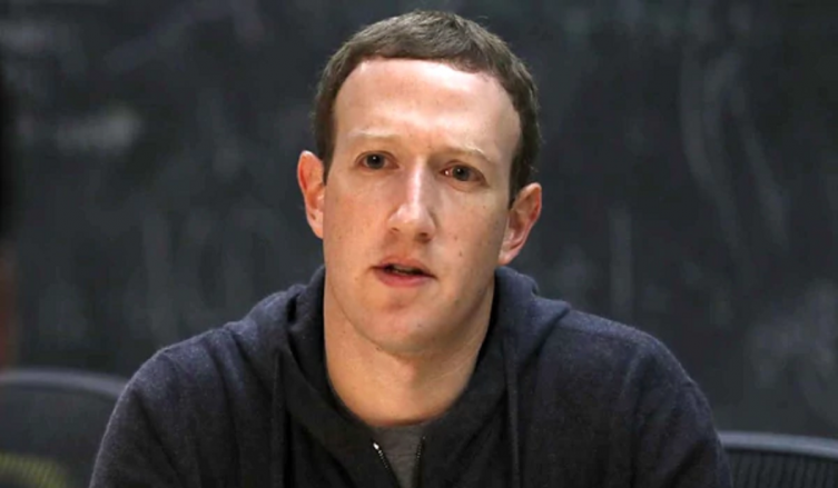 El fundador de Facebook finalmente aceptó presentarse (AP)