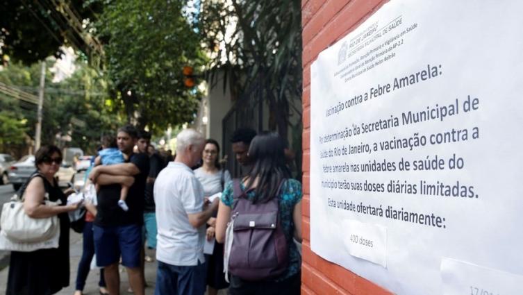 Un vacunatorio de San Pablo, Brasil, con fuerte demanda por el crecimiento de los casos. (Foto: agencia Brasil)