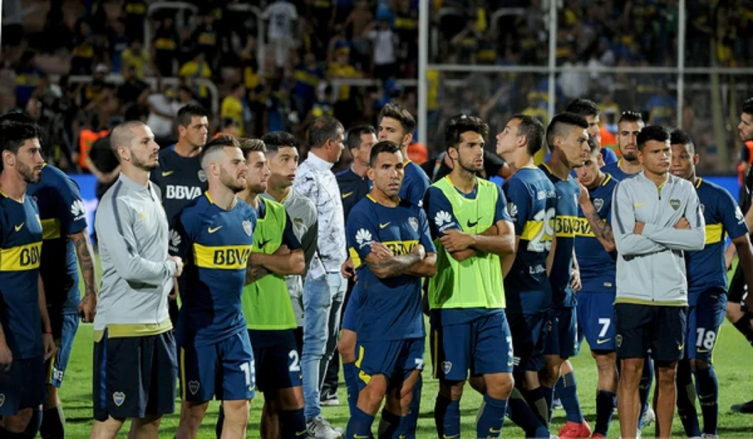 Los jugadores de Boca Juniors no pueden ocultar su desazón tras la derrota ante River 0-2 y perder la Supercopa Argentina (Foto: Télam)