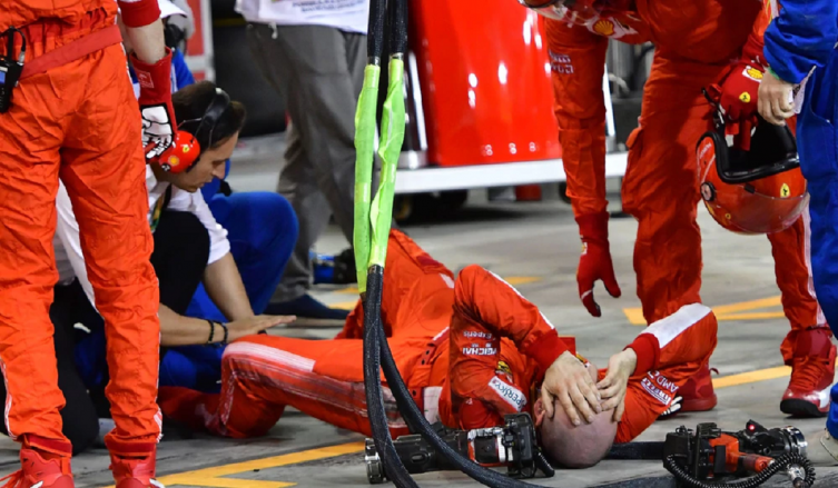 Ferrari explicó por qué motivo Kimi Raikkonen atropelló a un mecánico en boxes - INFOBAE