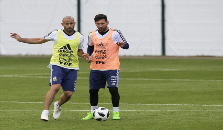 Javier Mascherano y Lionel Messi, los emblemas de la Selección (AFP)