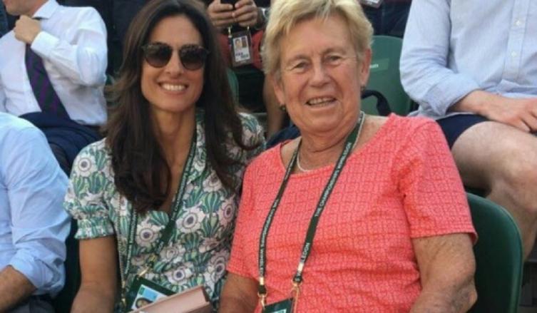 Gabriela Sabatini y Norma Baylon en el palco de Wimbledon. (Foto: @QuiqueCano)