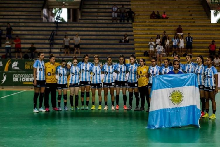 Las integrantes de La Garra se clasificaron al Mundial en Brasil. (Confederación Brasileña de Handball)