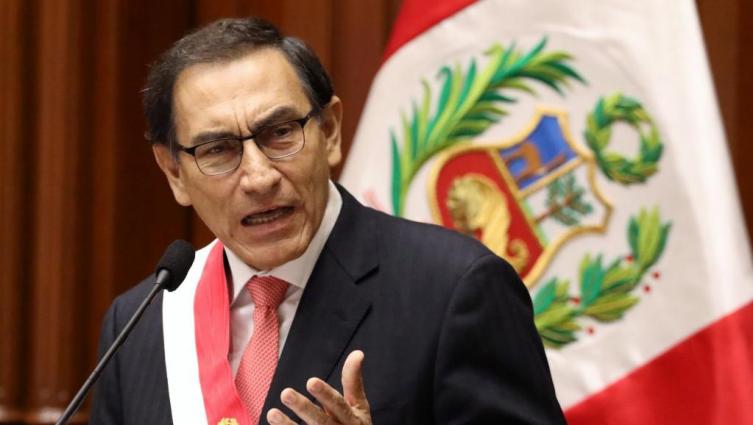 En su discurso de toma de mando, Martín Vizcarra prometió una lucha frontal contra la corrupción. - rfi