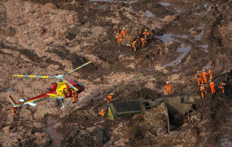 Continúa el operativo de rescate en la zona del desastre en Brasil. REUTERS