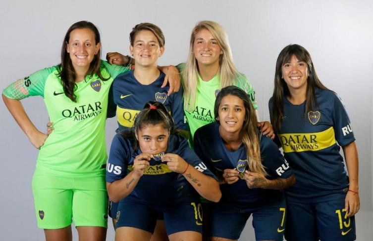 Presentación oficial. Las chicas vivieron una jornada especial, marcada por la confirmación del primer partido en la Bombonera. (Foto: Prensa Boca)