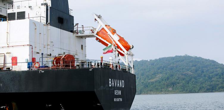 El barco iraní Bavand, cerca del puerto de Paranagua, en el sur de Brasil, este jueves. /REUTERS