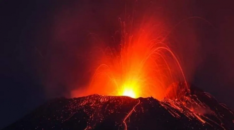 El volcán activo más grande de Europa entró de nuevo en erupción - Crónica