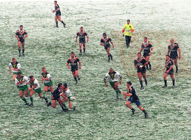 Un partido de rugby que se jugó bajo una nevada. ¿Que hubiera pasado durante el Mundial que se avecina? - Clarín