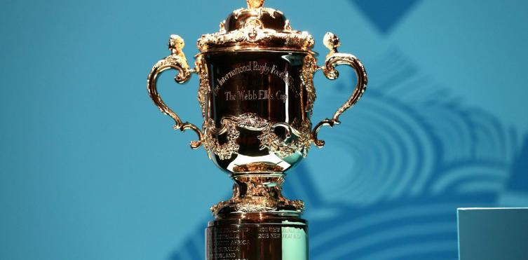 El trofeo Webb Ellis se le entrega al campeón del mundo. Nueva Zelanda se quedó con las últimas dos ediciones del Mundial. (Foto: AFP).
