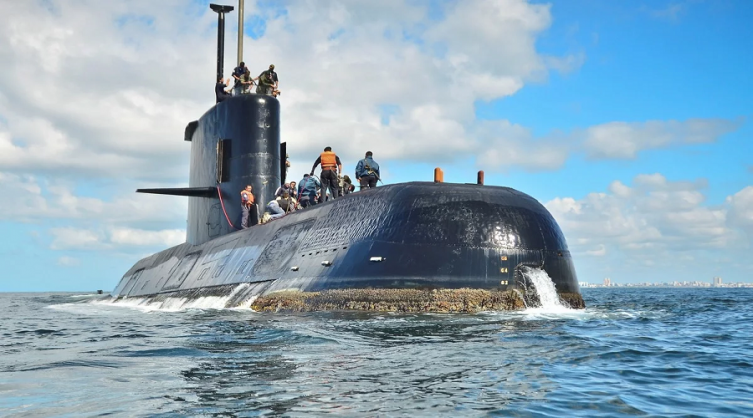 La tripulación del submarino ARA San Juan murió por una explosión de hidrógeno en una fracción de segundo, indica un experto de la Armada de Estados Unidos. - Clarín