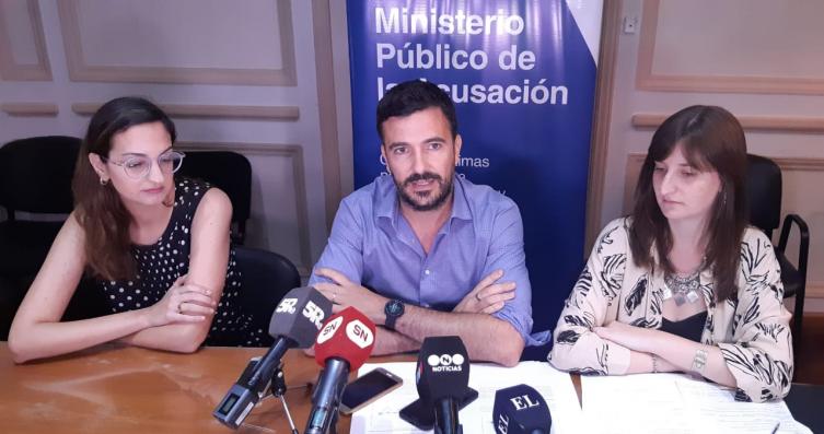 Agustina Leorza, Augusto Montero y Camila Castoldi (de izquierda a derecha) realizaron el informe.