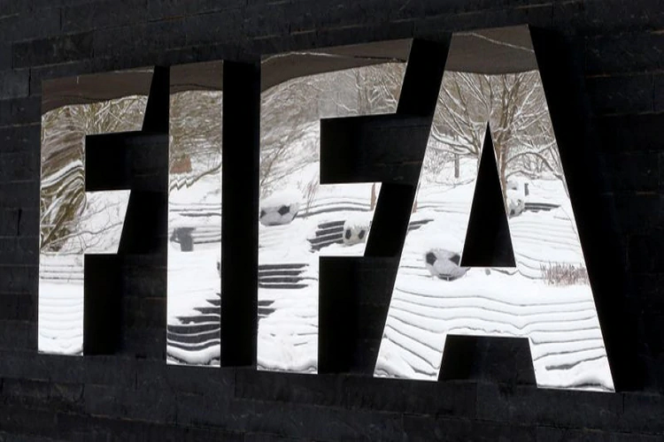 Imagen de archivo del logo de la FIFA en la sede de la entidad en Zúrich, Suiza. 10 de enero, 2017. REUTERS/Arnd Wiegmann
