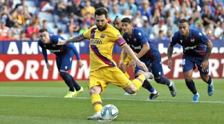 Siempre Lionel. Messi figura entre los mejores once de 2019. (EFE)