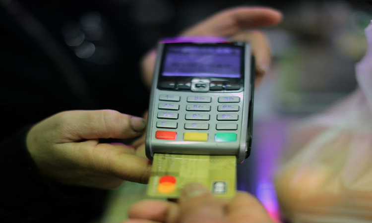 La tarjeta con chip está siendo reemplazada, en forma paulatina, por la tecnología contactless (Reuters)