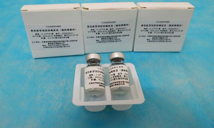 De confirmarse los acuerdos con los laboratorios chinos, las vacunas de ese país comenzarían a ser probadas en la Argentina (Reuters)