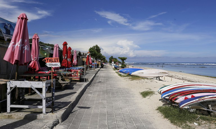 El paisaje vacío en Pandawa Beach, Bali (Reuters)
