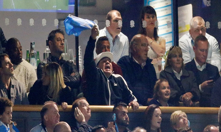 Maradona estuvo presente en el Mundial de Inglaterra 2015 para alentar a Los Pumas. (EFE)