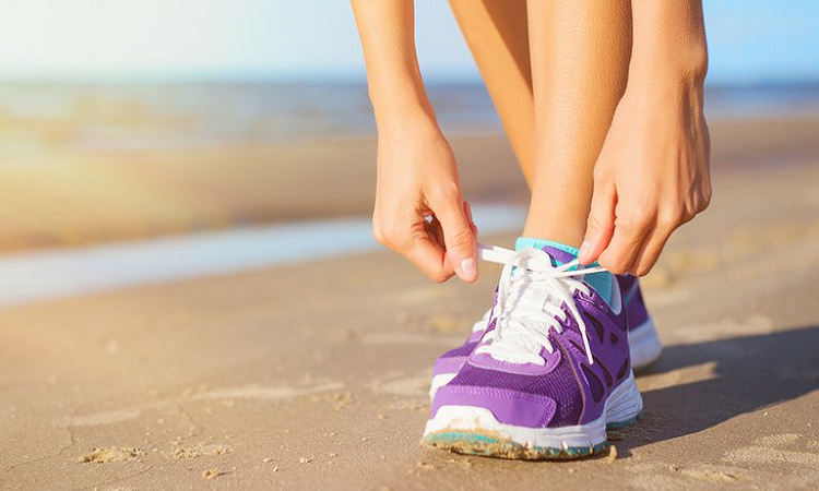 Consejos para correr en la playa y evitar lesiones innecesarias (Shutterstock)