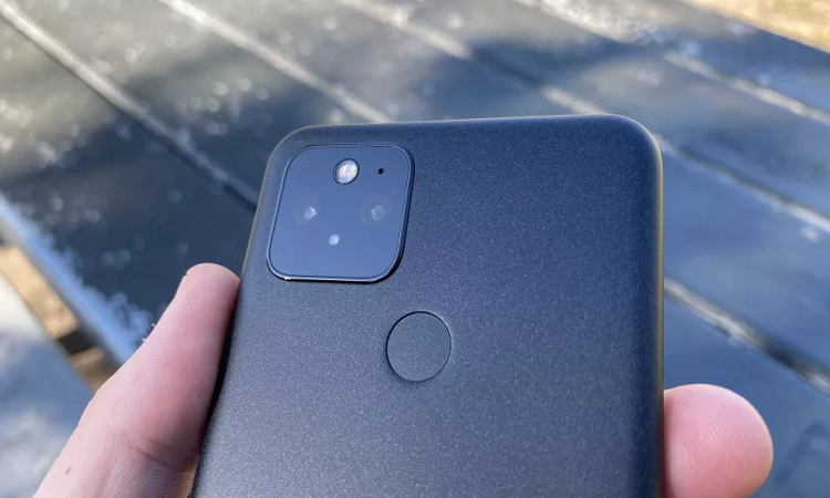 El teléfono plegable Google Pixel - (Image credit: Future)
