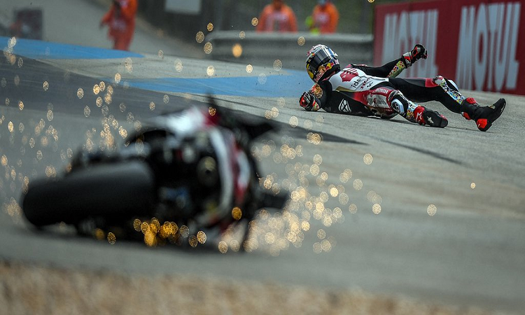 Takaaki Nakagami sufrió una fuerte caída en los ensayos previos al Gran Premio de Portugual de MotoGP (Foto: AFP)