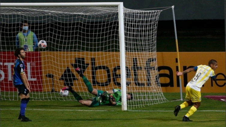 Zabala celebra el gol del empate tras su cabezazo. (FotoBaires)