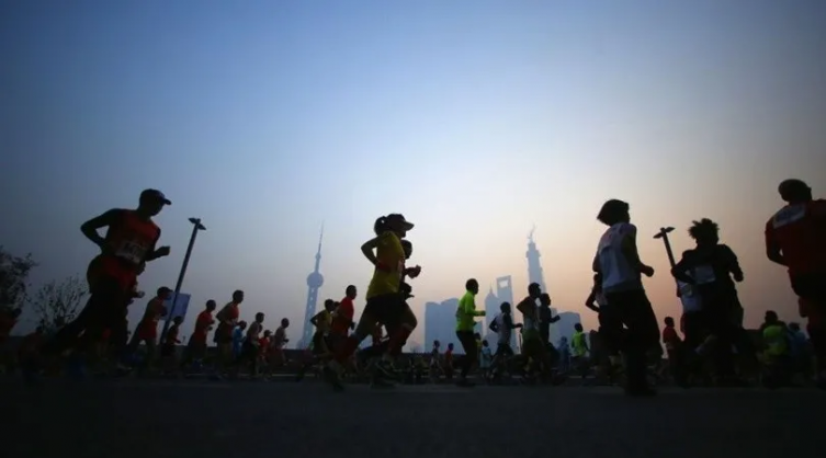 Suspendieron la Maratón de Shanghai por un rebrote de coronavirus en China Foto: Reuters