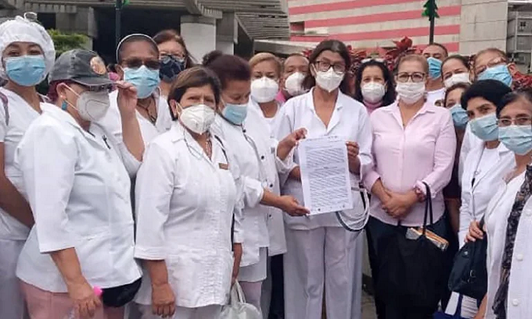 Las enfermeras venezolanas amenazaron con “renuncias masivas” - Infobae