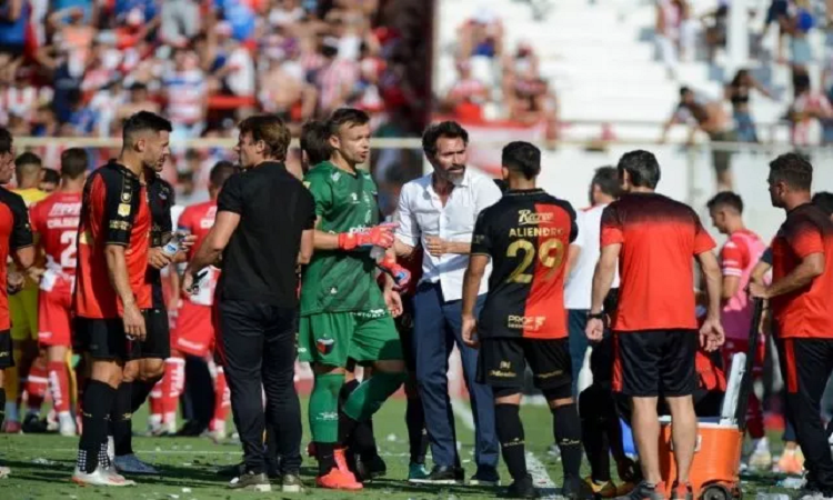 Domínguez se quiere llevar a Aliendro a Independiente - télam