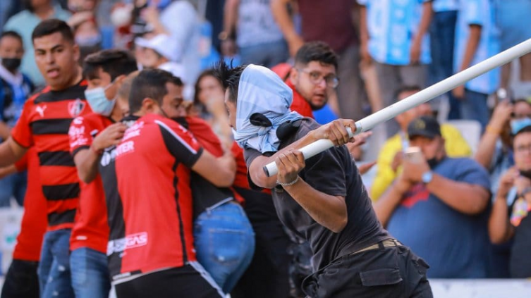 Escuela de barras: el increíble origen argentino de la violencia en el fútbol mexicano - TyC Sports
