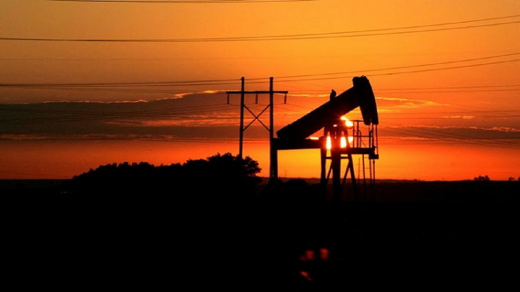 El precio del petróleo subió y seguirá en alza mientras dure el conflicto. - NA