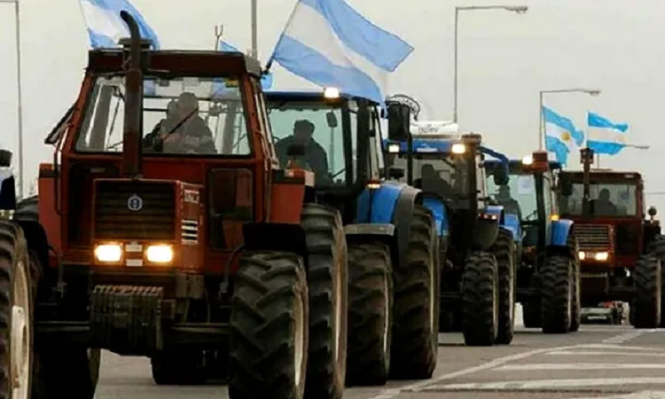 Opositores del campo realizan un tractorazo para el Gobierno es por las dudas - m1