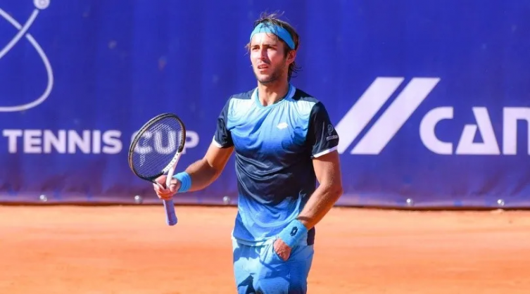 Tomás Etcheverry avanzó a los cuartos de final del Challenger de Perugia derrotando al local Flavio Cobolli por 6-2, 6-7 (5) y 6-3. - Filo.news  