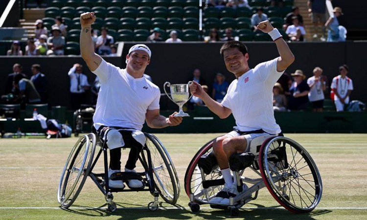 El argentino Gustavo Fernández ganó el trofeo de dobles en Wimbledon sobre sillas de ruedas - NA