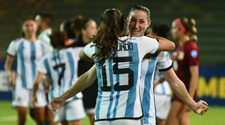 La Selección Argentina femenina se juega la clasificación al Mundial ante Paraguay - Foto NA: AFA