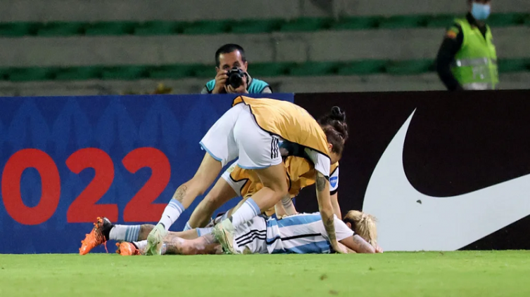 Con una ráfaga de goles, Argentina le ganó 3-1 a Paraguay y clasificó al Mundial femenino 2023 - Infobae