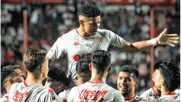 Unión, sin jugar, se mantuvo en zona de Copa Sudamericana - Prensa Unión