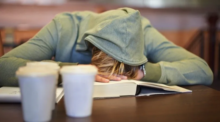 Cuatro consejos respaldados por la ciencia para estar menos cansado durante el día - Filo.news