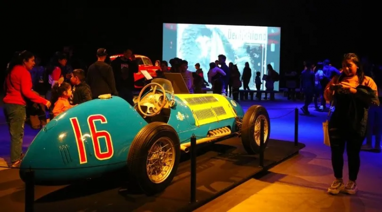 En Tecnópolis, exhibirán autos que Juan Manuel Fangio manejó durante su carrera Foto: prensa Tecnópolis