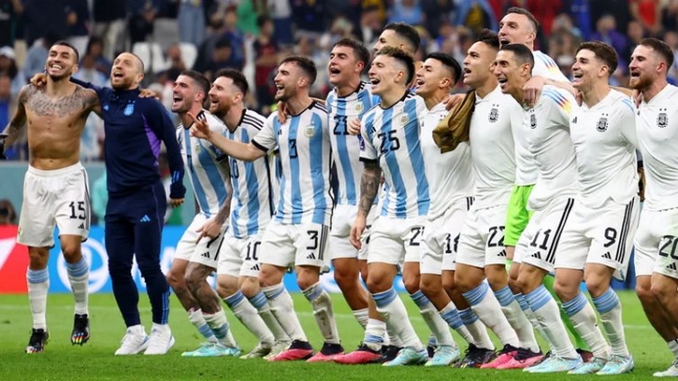 Cuántos millones de dólares se aseguró Argentina por llegar a la final del Mundial: la fortuna que recibiría si gana el título - (REUTERS/Kai Pfaffenbach)