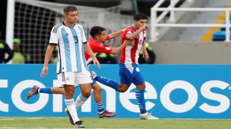 Argentina debutó con derrota ante Paraguay en el Sudamericano Sub20 - Clarín