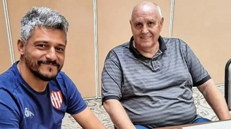 Gustavo Munúa firmó su contrato con Unión. - Prensa Unión.