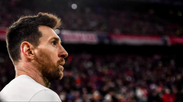 Crece la incertidumbre por el futuro de Lionel Messi tras la eliminación del PSG: los 4 escenarios posibles (Foto: EFE)