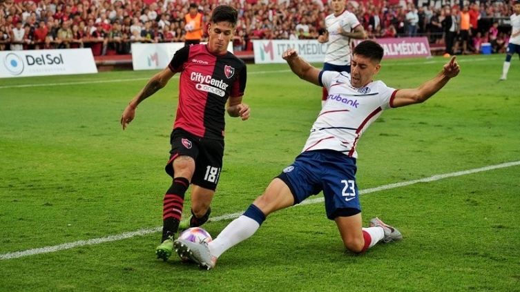 Triunfazo de Newell ´s en el Coloso: con gol de Recalde la Lepra bajó a San Lorenzo - (Alan Monzón/Rosario3)