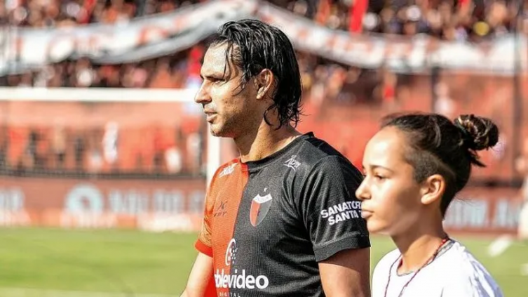 El delantero de Colón Jorge Benítez, sufrió un pequeño desgarro y no jugará ante Atlético Tucumán. - UNO Santa Fe